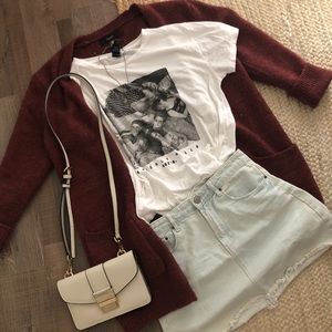 OUTFIT: Denim skirt, t-shirt, cardigan, bag